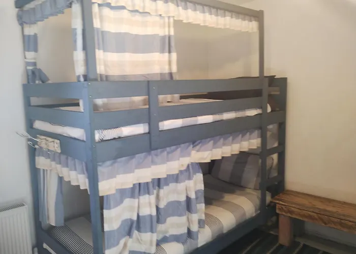 Aparthotel Easkey Hostel *