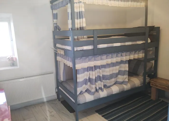 Aparthotel Easkey Hostel *